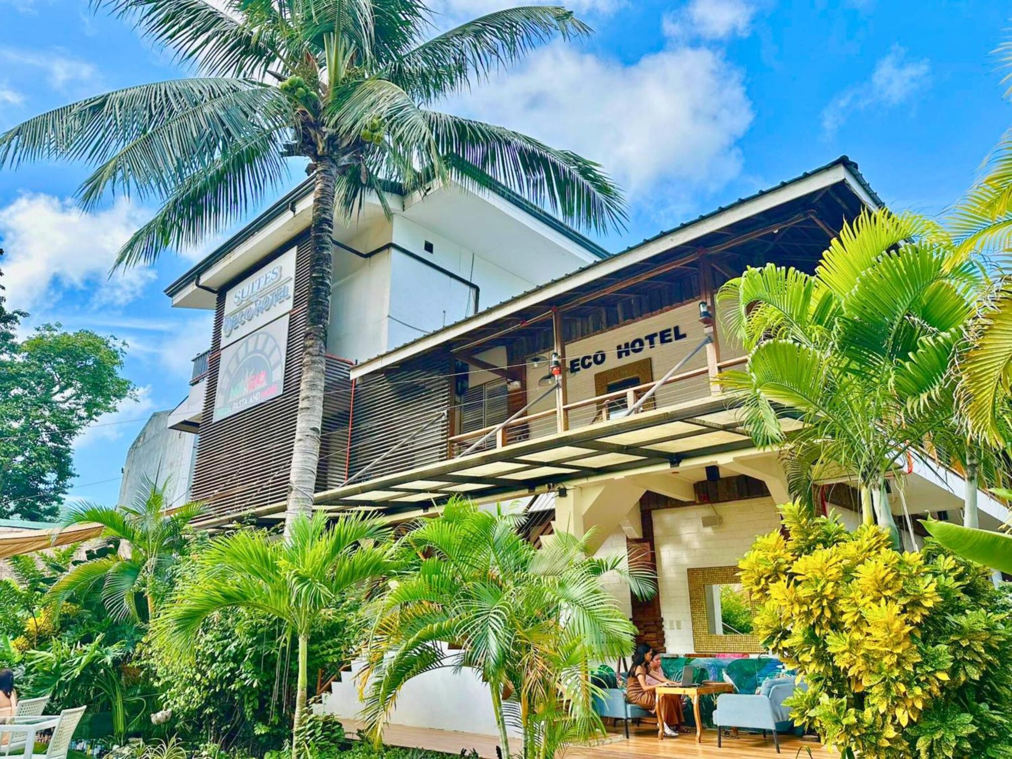 By Eco Hotel